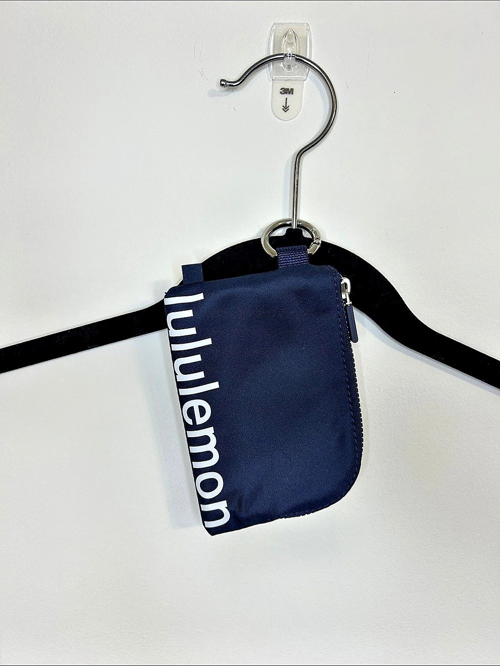 NWOT lululemon Clippable Card Pouch Navy Zip Pouch